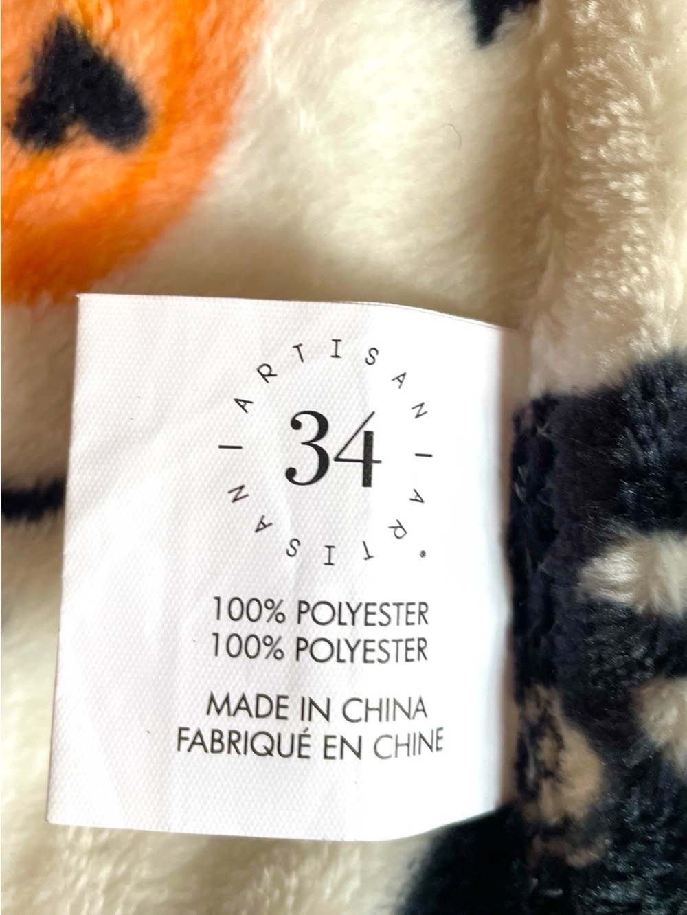 Artisan 34 blanket, Halloween theme, fleece, sold out everywhere - Picture 4 of 4